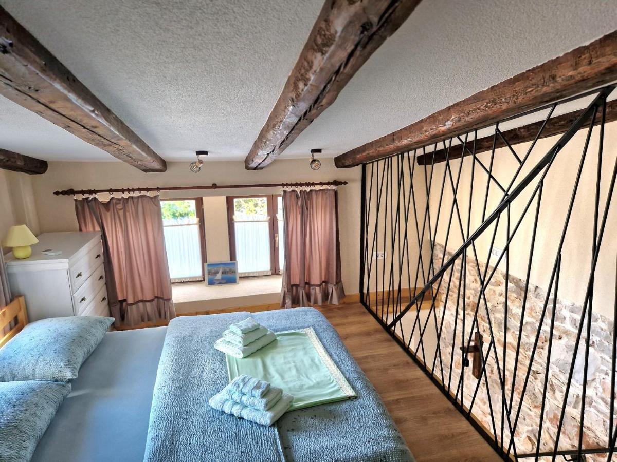 Apartments Sena Пула Екстер'єр фото